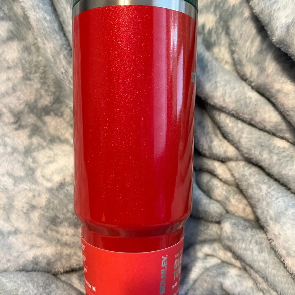 Stanley 30oz elf collection Christmas tumbler - Picture 2 of 7